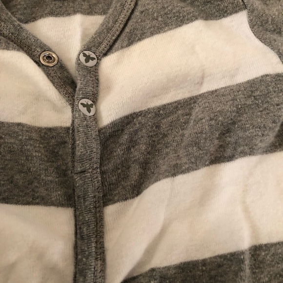 Infant Burt’s Bee sleeper with hat - Picture 3 of 5